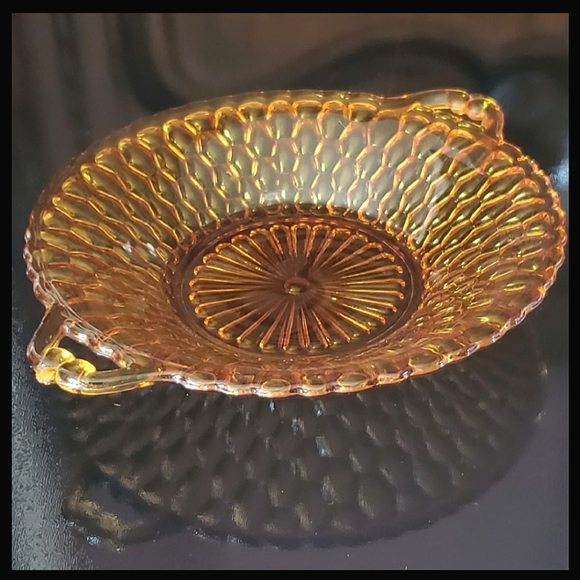 Vntg "Honeycomb Amber" 2 Handled Dish by Indiana Glass - Picture 9 of 9
